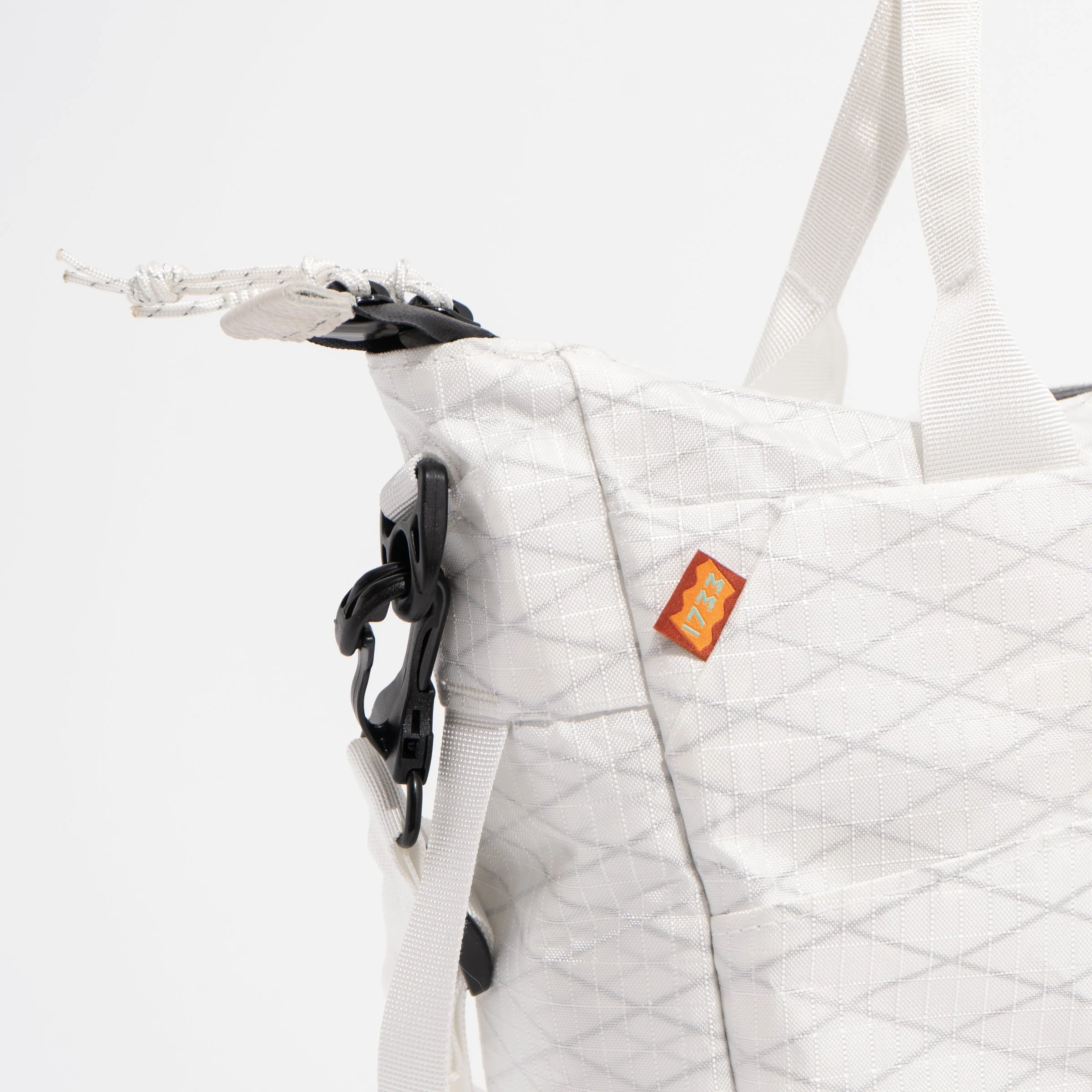 Daily+Tote+-+UVX40-02.jpg?